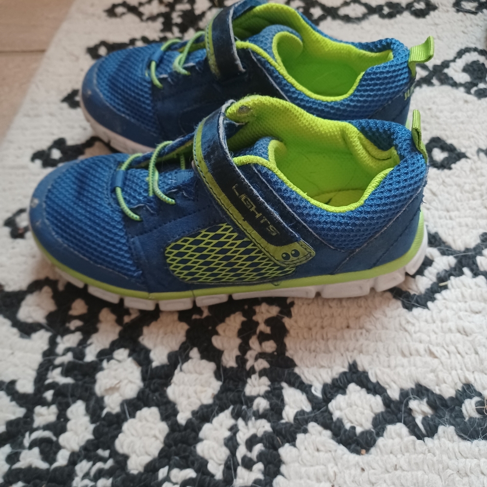 Boys size 12 light up sneakers